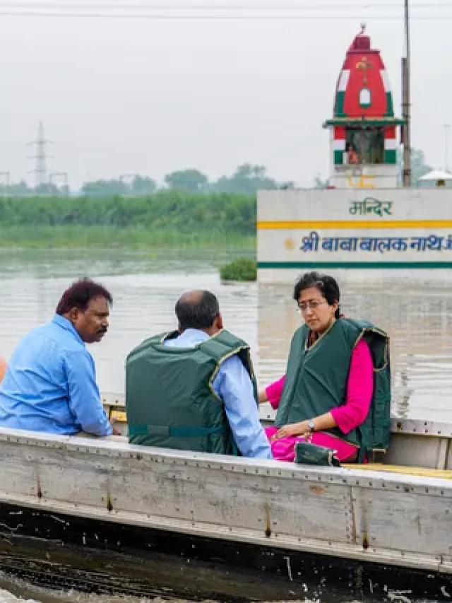 Heavy Rainfall in India, Various cities like Delhi, Gurgaon suffers waterlogging