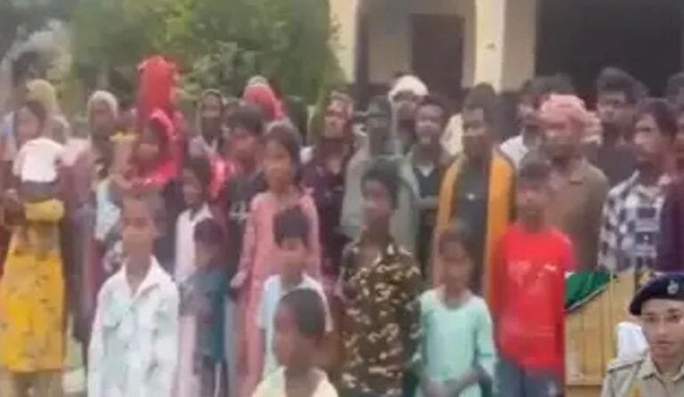 मथुरा में ऑपरेशन सिंदूर के तहत 90 बांग्लादेशी अवैध प्रवासियों सहित 22 बच्चे गिरफ्तार!