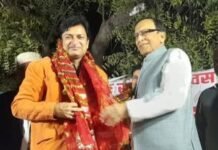 जौनपुर सिटी स्टेशन स्थित दक्षिणा काली मंदिर में 42वां स्थापना दिवस एवं श्रृंगार उत्सव धूमधाम से संपन्न, संतोष सिंह हुए सम्मानित