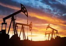 Kuwait Oil Cut: कुवैत ने तेल उत्पादन घटाया, ईरान युद्ध के बीच पाकिस्तान पर बढ़ा ऊर्जा संकट