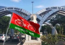 नोएडा में मजदूर आंदोलन पर सियासत गरम: सपा नेताओं को पुलिस ने रोका, कई जगह नजरबंदी!