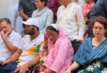 दिल्ली में थाने के बाहर धरने पर राहुल गांधी, पैलेट गन मामले में FIR की मांग; जानिए पूरा विवाद